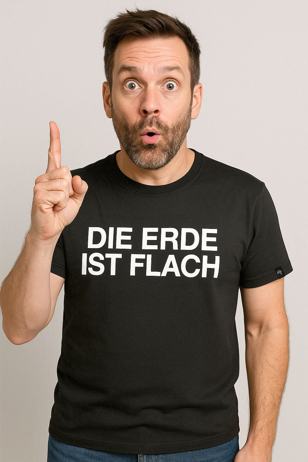 The Earth Is Flat – Men's Satire T-Shirt – Black