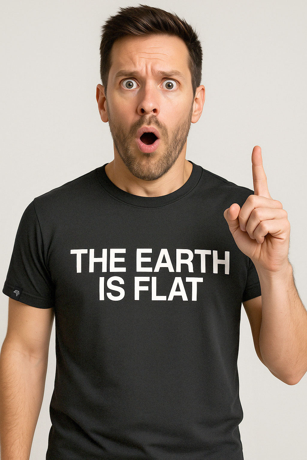 The Earth Is Flat ― Herren Satire T-Shirt – Schwarz