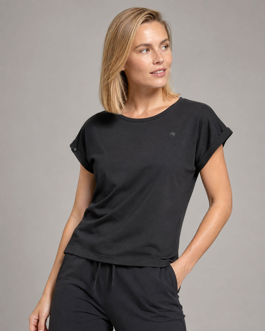 2 Auslaufmodell ― JAN 8005 ― Damen T-Shirt mit lässigem Ärmelumschlag in Fledermausoptik (Kopie)