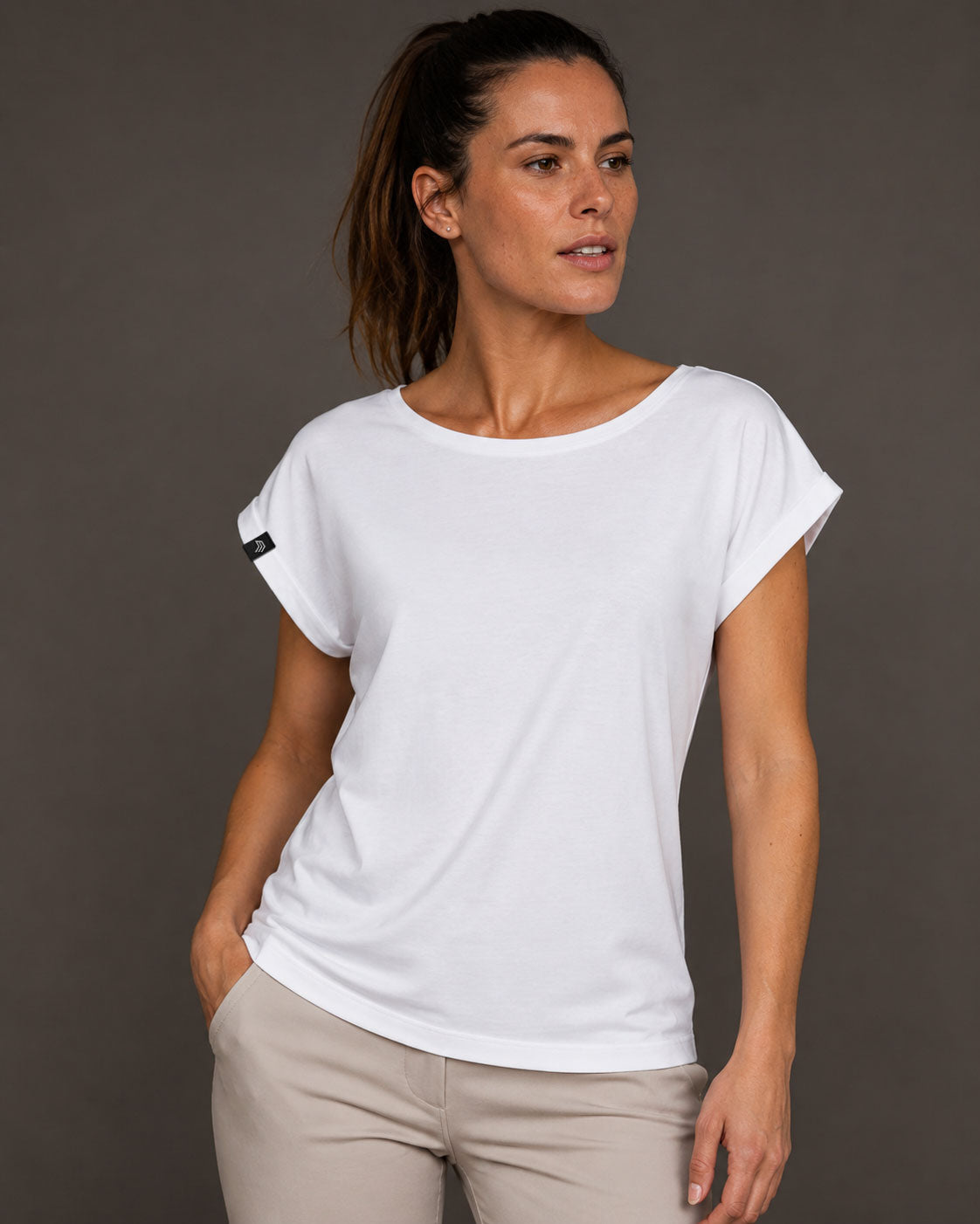 JAN 8005 ― Damen T-Shirt mit lässigem Ärmelumschlag in Fledermausoptik