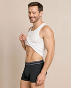 Herren Boxershorts KRB K800 am Model von vorn – körpernaher Schnitt mit kurzem Bein und breitem Kontrastbund