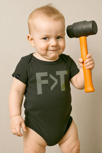 Freunde Der Technik ― F>T Baby Body Organic T-Shirt - Schwarz