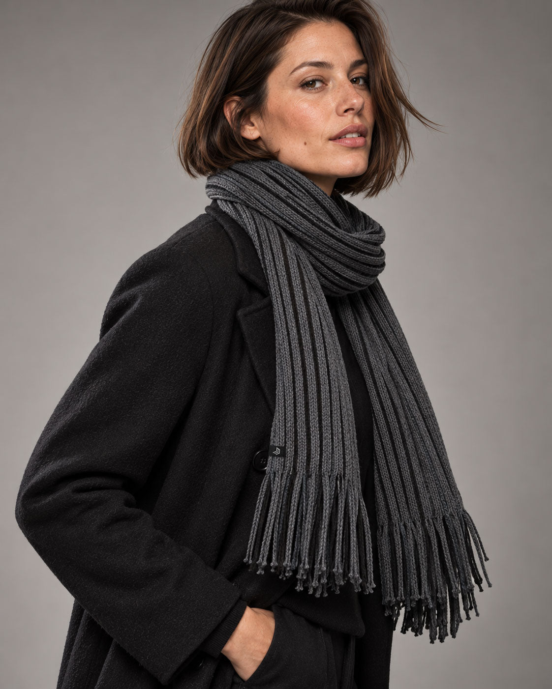 CHB 9798 ― Strickschal mit markantem Zweifarb-Rippdesign