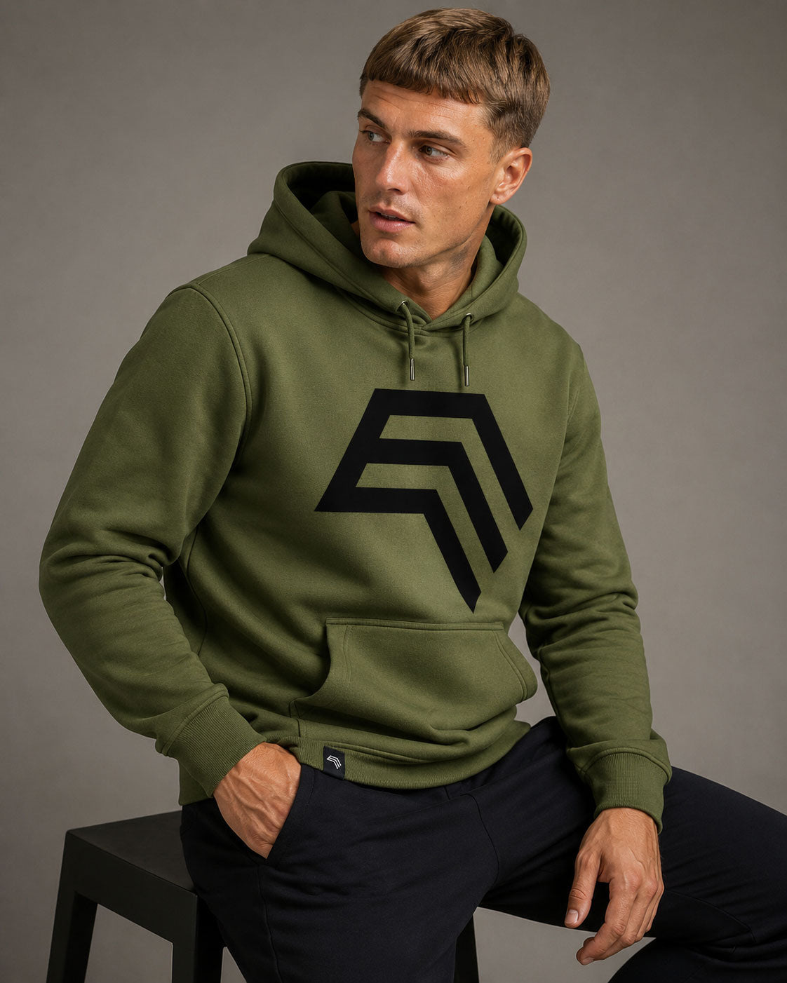 Essential Hoodie ― Herren Unisex COMPANIEER Logo Hoodie – Olivegrün