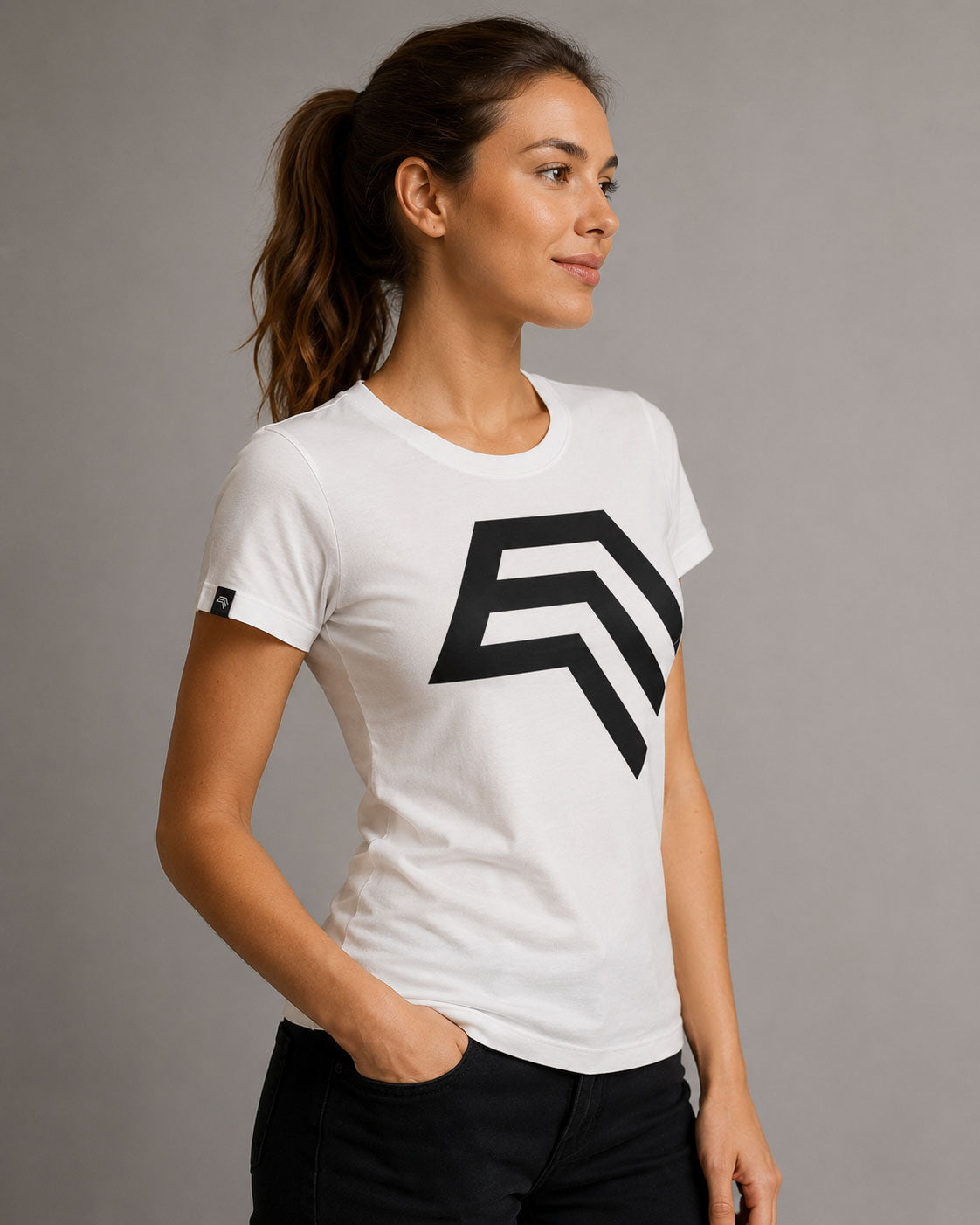 Essential Shirt ― Damen COMPANIEER Logo-T-Shirt – Weiß