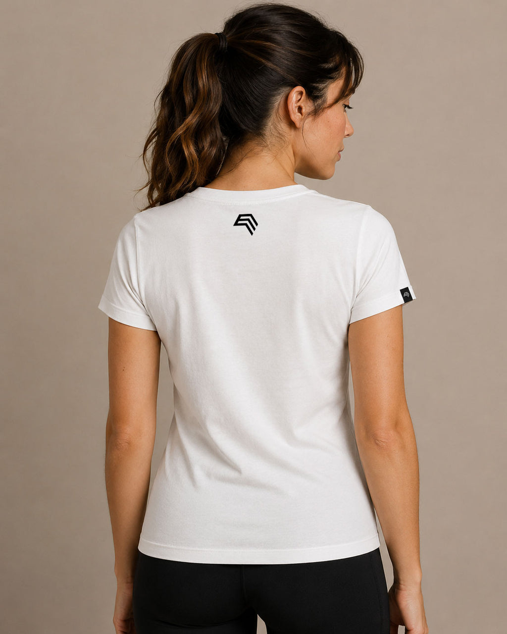 Essential Shirt ― Damen COMPANIEER Logo-T-Shirt – Weiß