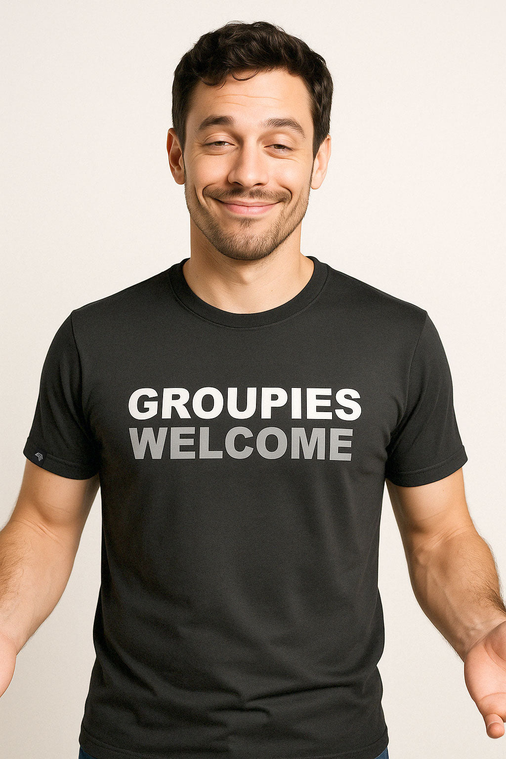 Groupies Welcome ― Herren Statement T-Shirt – Schwarz