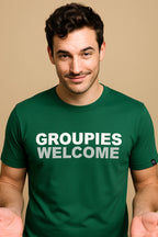 Groupies Welcome ― Herren Statement T-Shirt – Schwarz